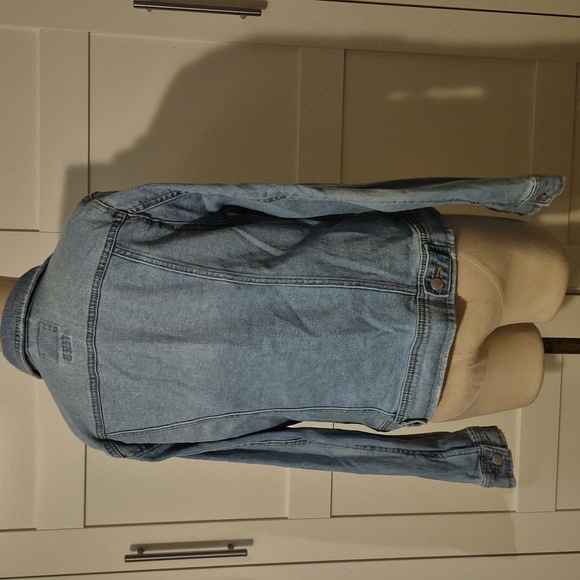 Universal Thread Light Blue Freeborn Jean Jacket Sz Large - Picture 3 of 5